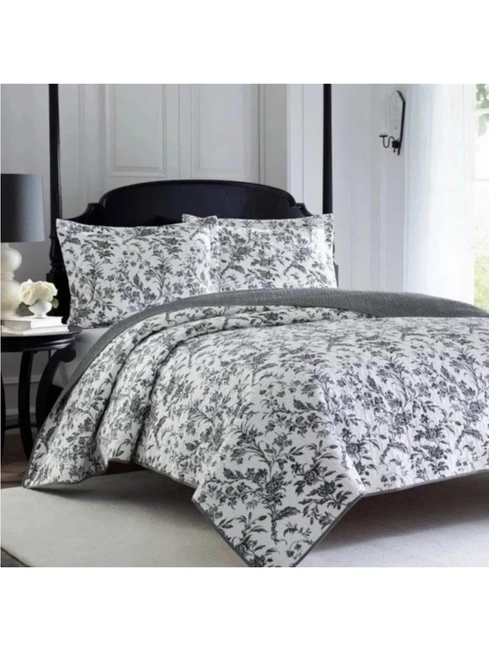Laura Ashley Full/Queen Amberley Black & White Floral 3pc Reversible Quilt Set
